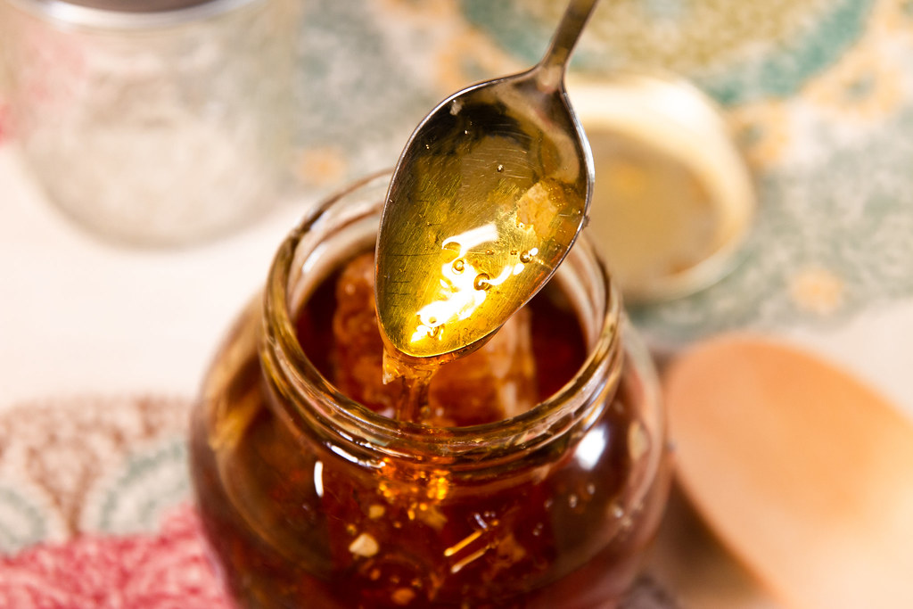 Rayon de miel et pot artisanal